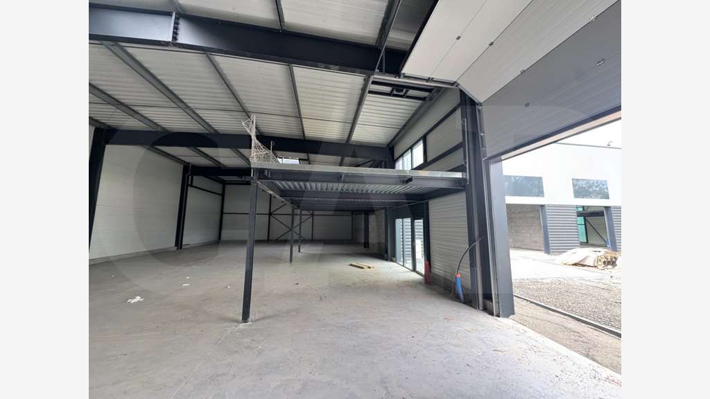 AV cellules dès 250m² axe Rennes Fougères