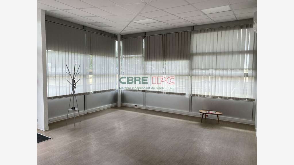Vente local d'activité de 780m² à Saint Avit