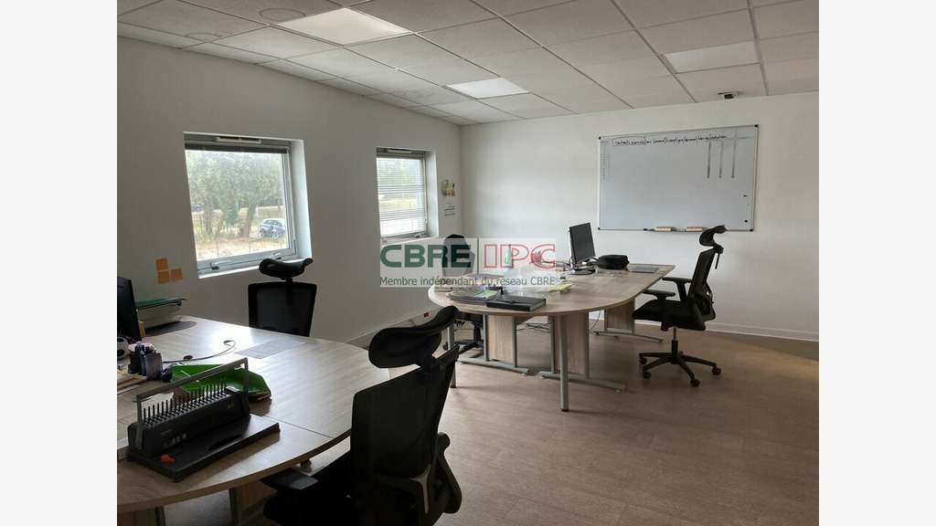 Vente local d'activité de 780m² à Saint Avit