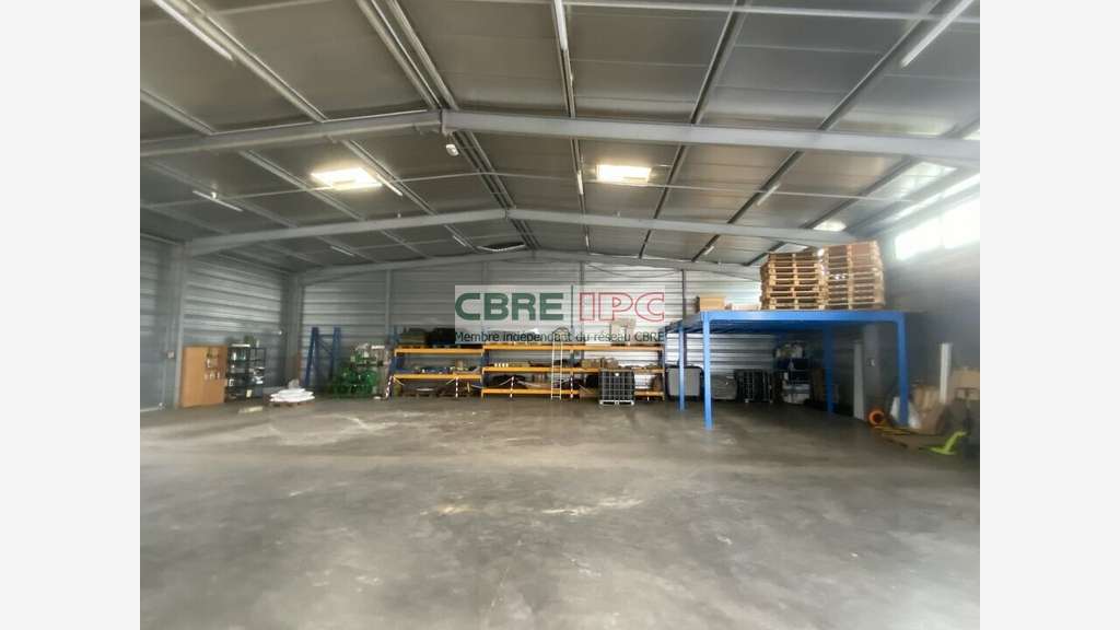 Vente local d'activité de 780m² à Saint Avit