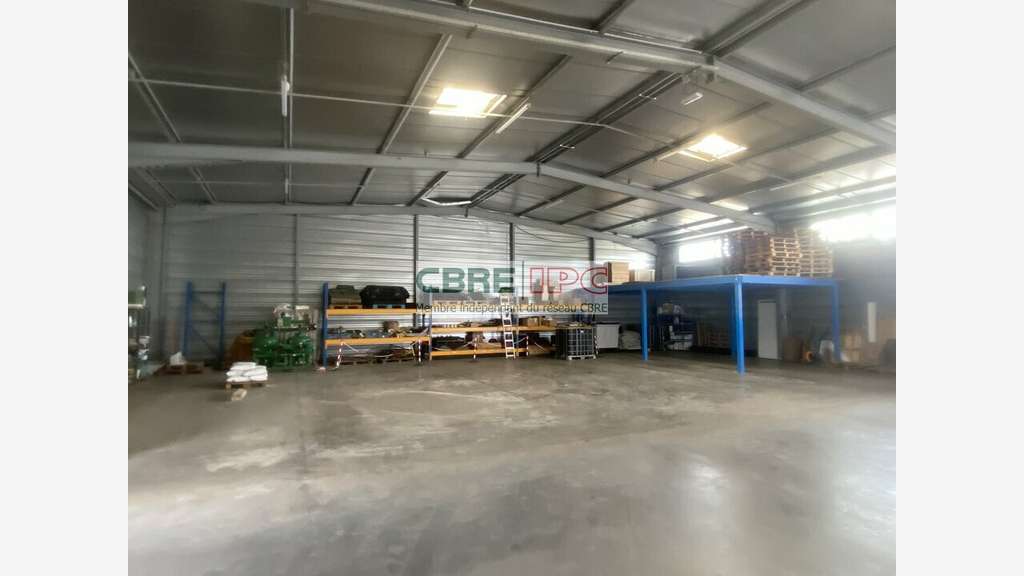 Vente local d'activité de 780m² à Saint Avit