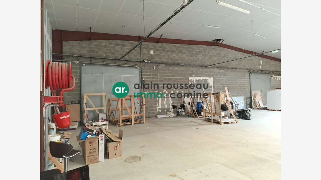 AV local 1500m² visibilité d exception Angers Est