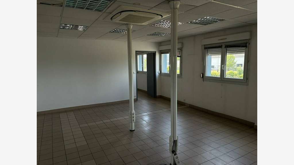 Entrepôt logistique à Saint-Barthélemy-d'Anjou