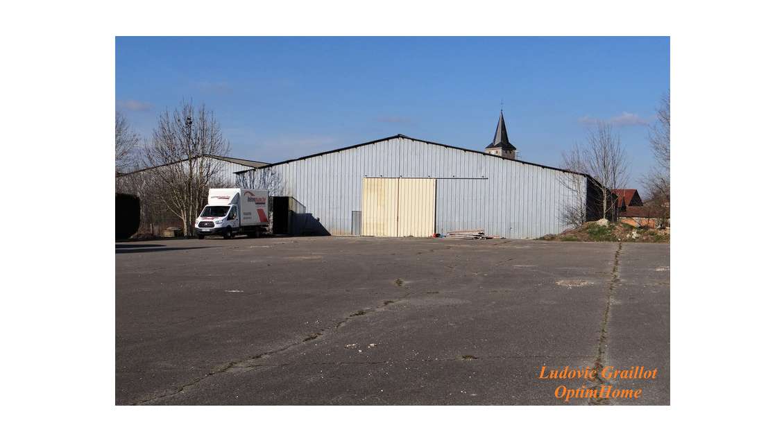 Vente entrepôt 2400m² sur 7400m² à Saint-Blin