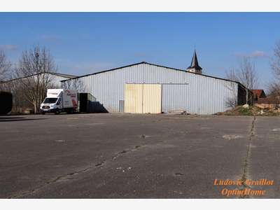 Vente entrepôt 2400m² sur 7400m² à Saint-Blin