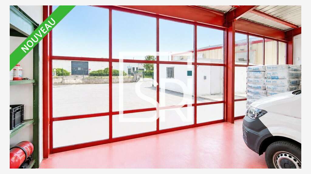 Vente entrepôt de 750m² Saint Bonnet près Riom