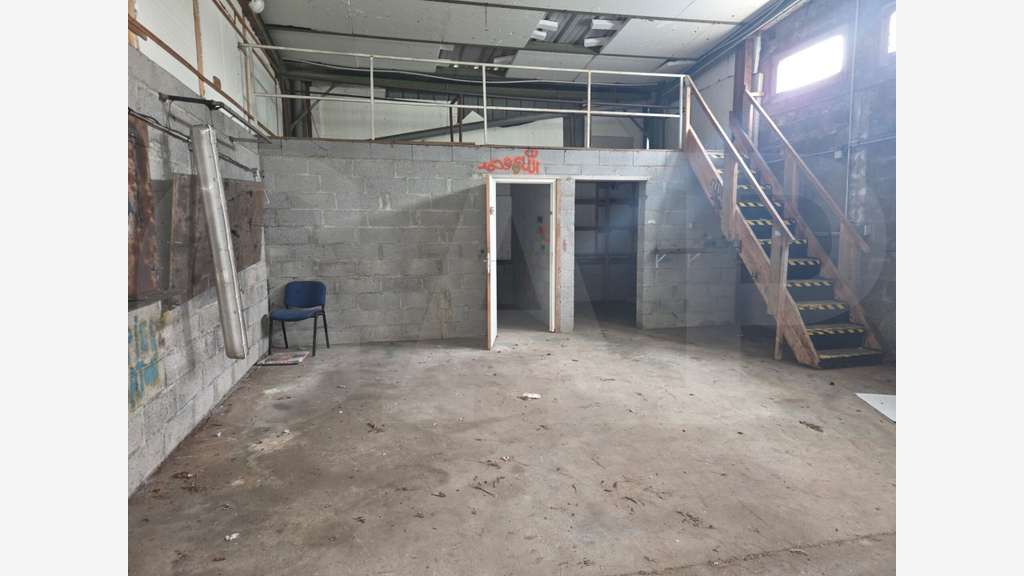 A vendre locaux 700m² ZA Chaptal à Saint-Brieuc