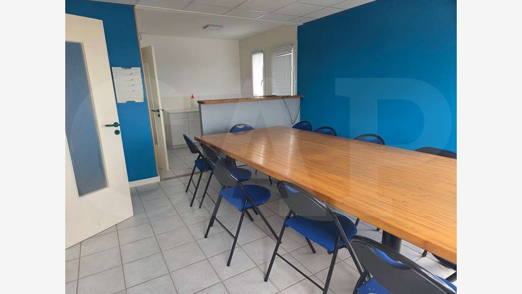 A vendre locaux 700m² ZA Chaptal à Saint-Brieuc