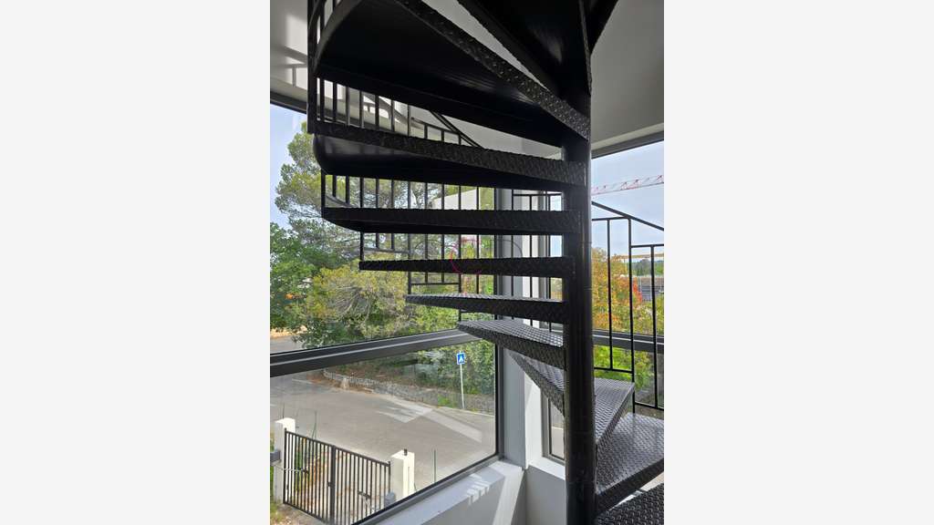 Exceptionnel Immeuble Tertiaire et Commercial R+2