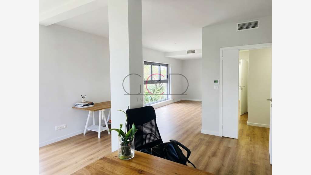 Exceptionnel Immeuble Tertiaire et Commercial R+2