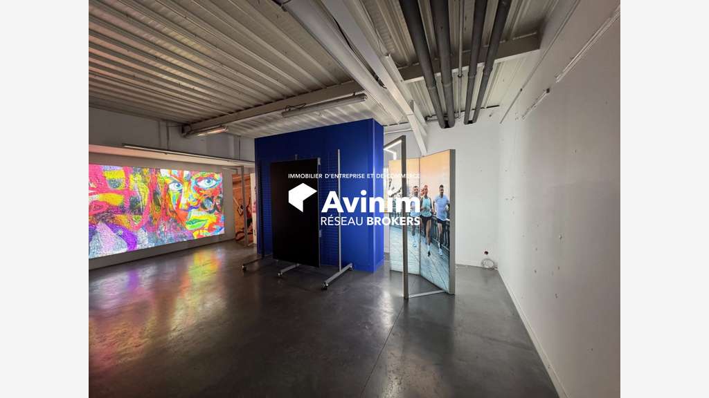 Vente bâtiment indus 1323m² St-Clément-les-Places