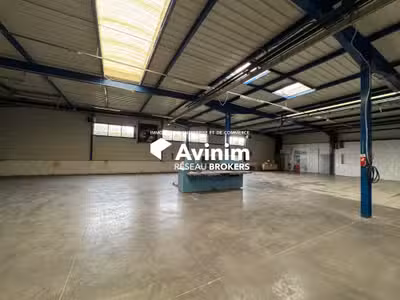 Vente bâtiment indus 1323m² St-Clément-les-Places