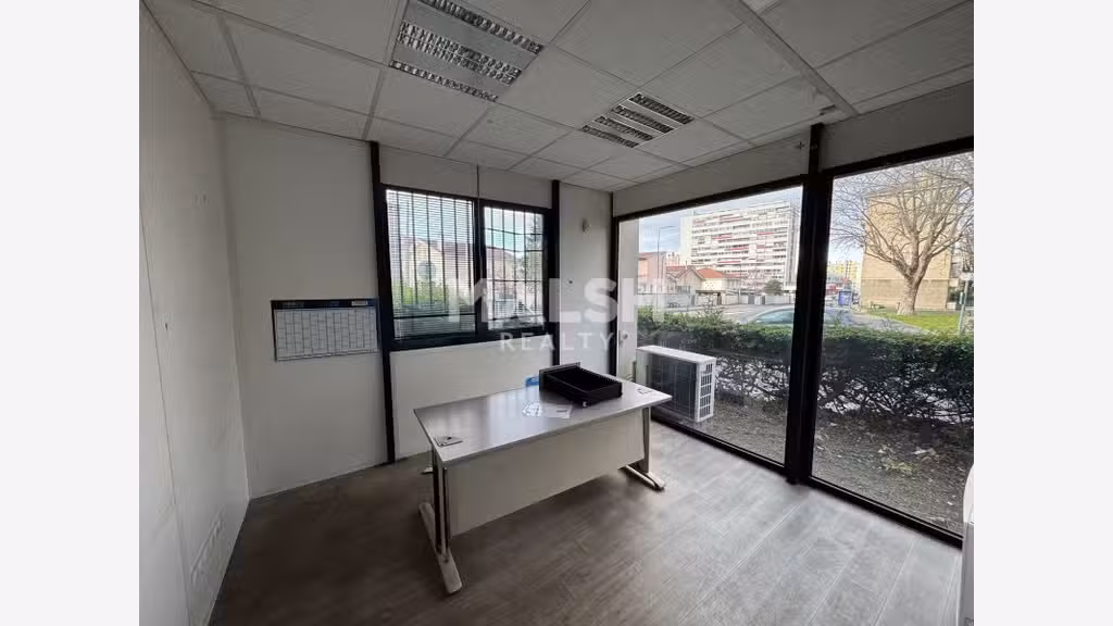 AV locaux activité 560m² divisibles Saint-Étienne