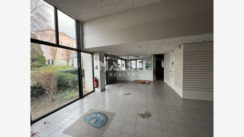 AV locaux activité 560m² divisibles Saint-Étienne