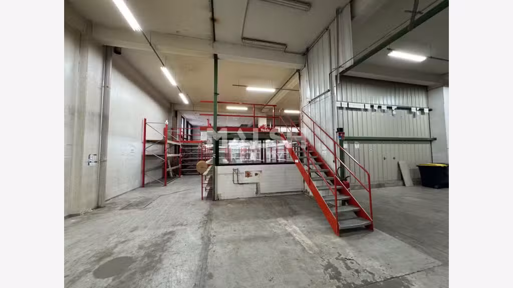 AV locaux activité 560m² divisibles Saint-Étienne