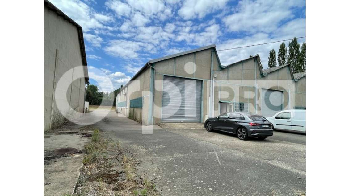 AV local artisanal 910m² St-Étienne-des-Oullières