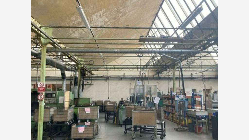 Site industriel 3000m² à vendre à Saint-Félicien