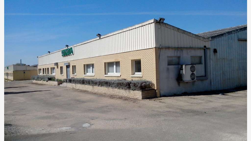 Entrepôt jusqu'à 5600 m² à vendre poche d'Auxerre 