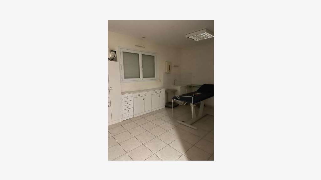 Vente maison de bureaux à St-Georges-lès-Baillarge