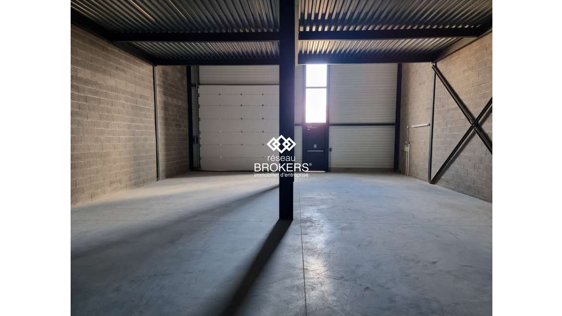 Local 255m² à vendre à Saint-Georges-d'Orques