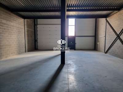 Local 255m² à vendre à Saint-Georges-d'Orques