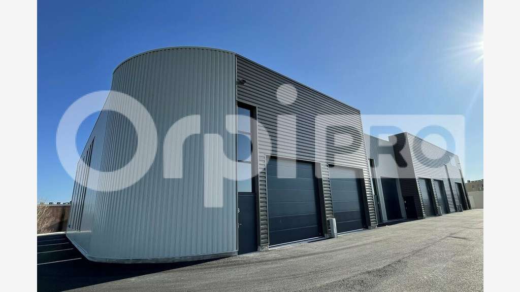 AV locaux de 246m² à 255m² ZA du Mijoulan