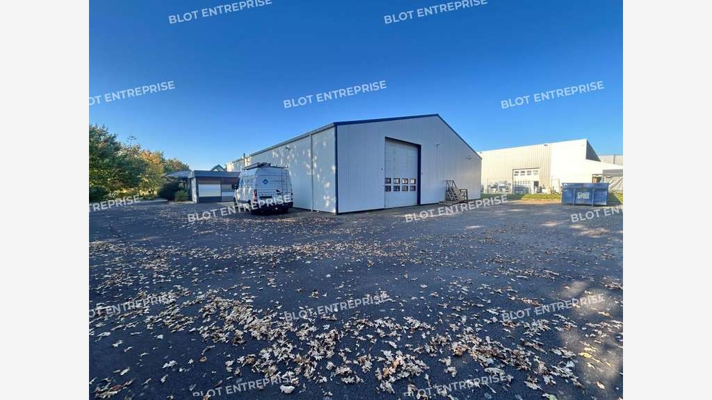 AV local d'activités clos de 670m² à Saint-Gilles