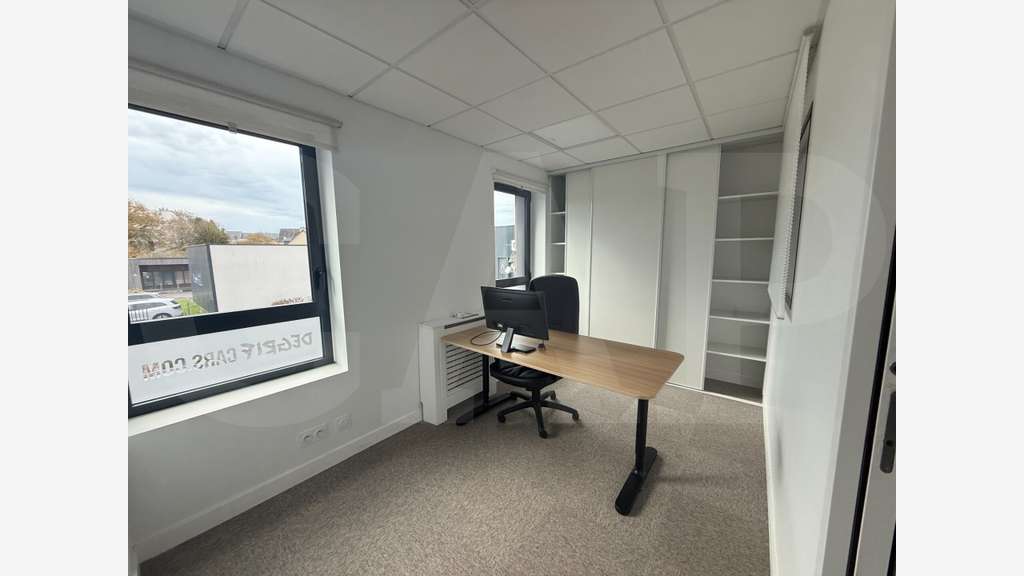 A louer local 200m² accès privatif à Saint-Gilles