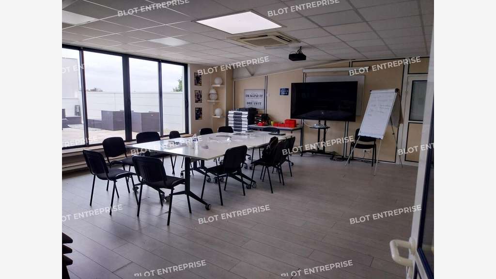 A vendre locaux 2047m² à Saint-Herblain Atlantis