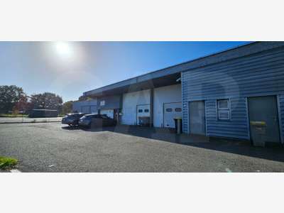 A vendre local 500m² sur 2000m² Rennes Sud