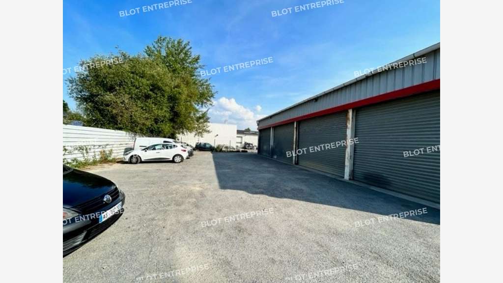 A vendre bâtiment indépendant 1090m² Saint-Jacques