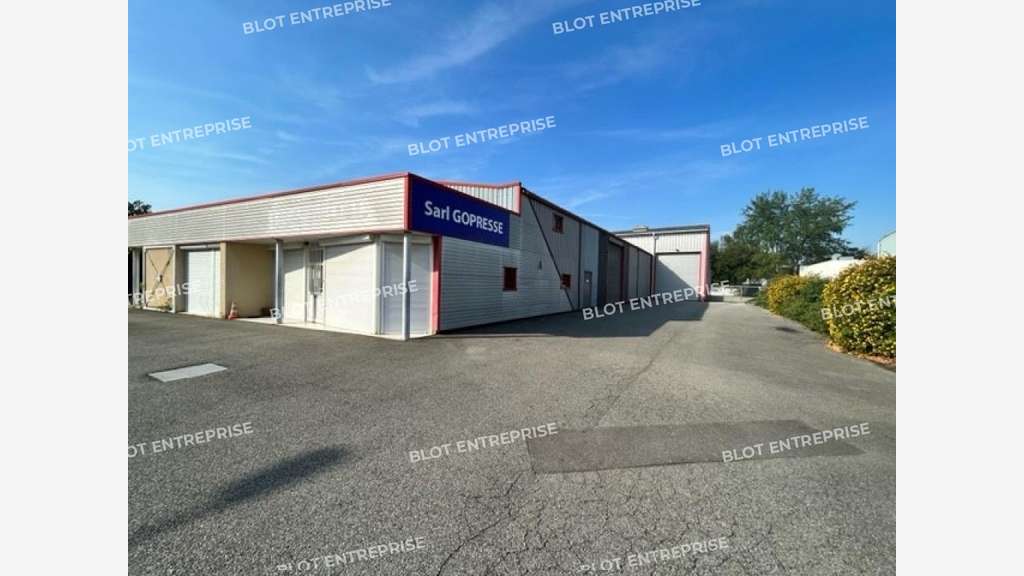 A vendre bâtiment indépendant 1090m² Saint-Jacques