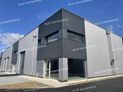 AV local d'activités 234m² à Saint-Jean-de-Boiseau