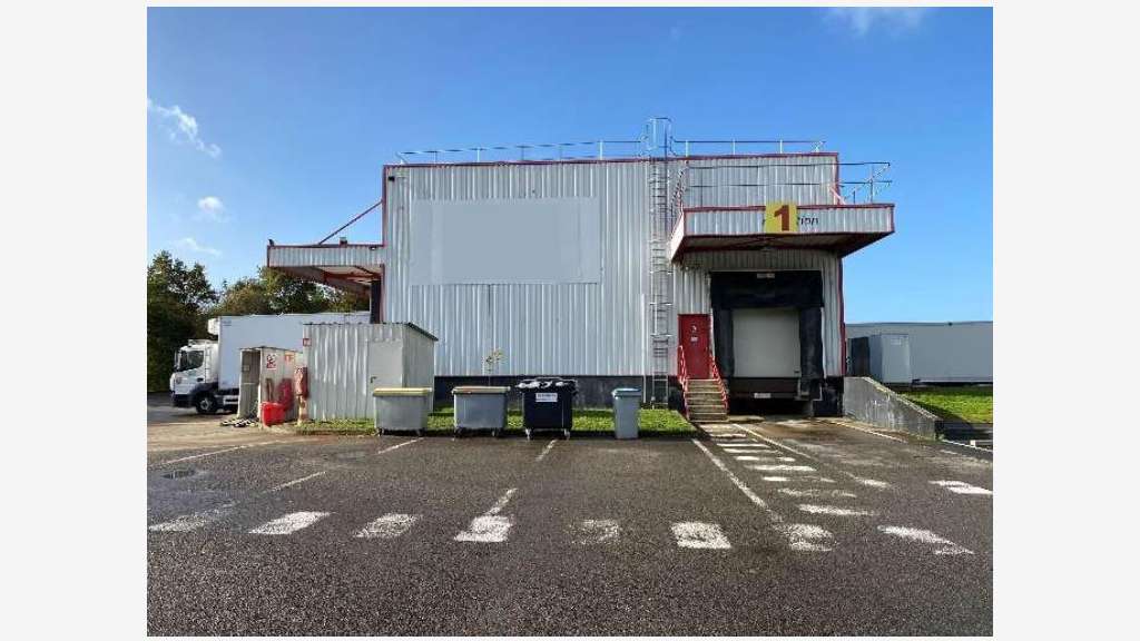 A vendre entrepôt 480m² à Saint-Jean-de-Boiseau