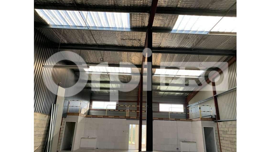 Vente local d'activité 137m² à Saint-Jean-d'Illac