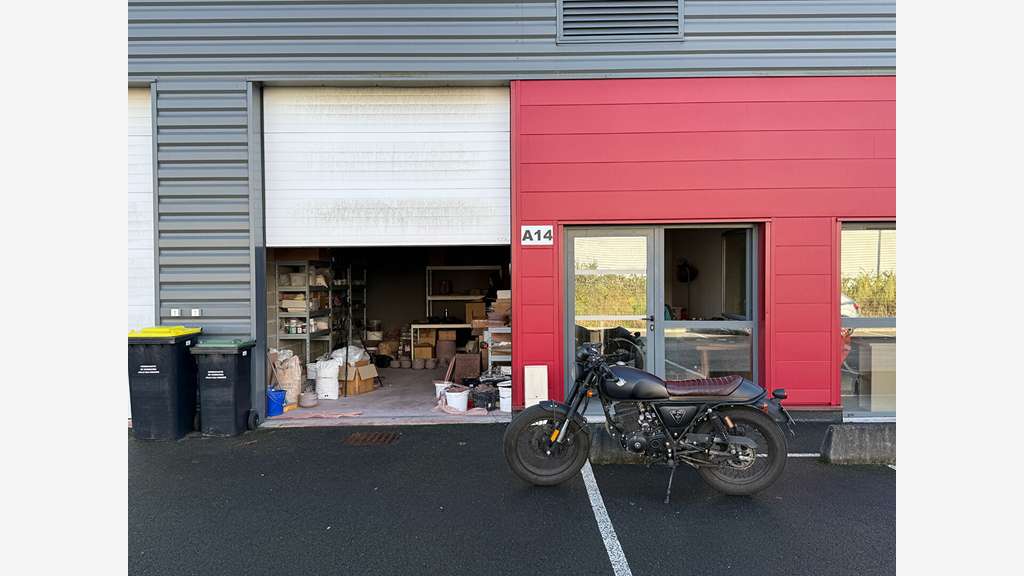 A vendre murs locaux 40m² à Saint-Jean-d'Illac
