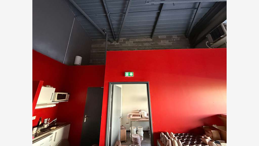 A vendre murs locaux 40m² à Saint-Jean-d'Illac