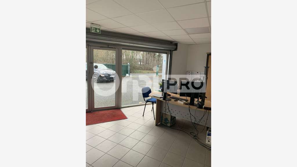 AV local activité bureaux 805m² à St Jean d'Illac