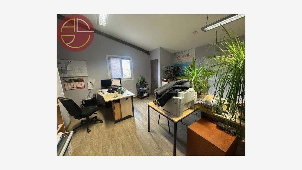 A vendre entrepôt 300m² prox rocade à Saint-Jory