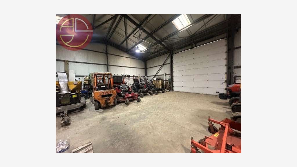 A vendre entrepôt 300m² prox rocade à Saint-Jory