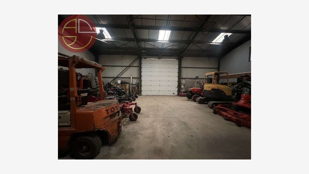 A vendre entrepôt 300m² prox rocade à Saint-Jory