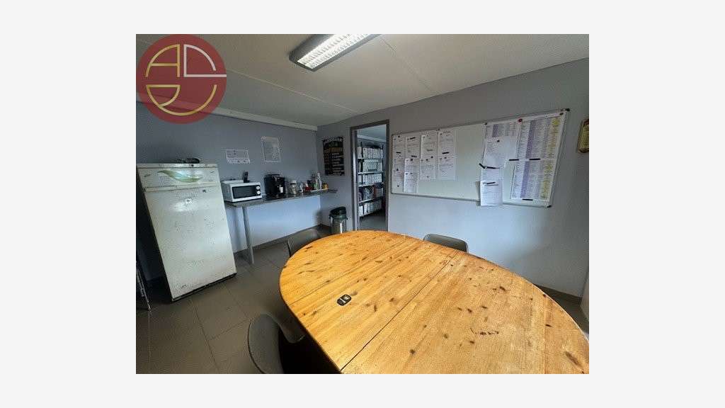 A vendre entrepôt 300m² prox rocade à Saint-Jory
