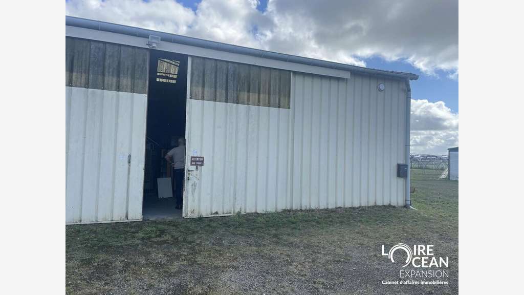 Vente bâtiment de 140m² Saint Julien de Concelles