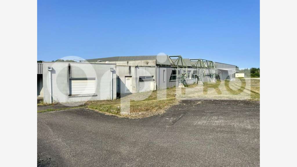A vendre local d'activités à Rochechouart