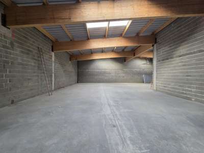 Local d'activité 430m² à vendre à Angers Ouest