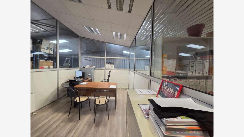 A vendre local d'activité de 240m² à Saint-Malo
