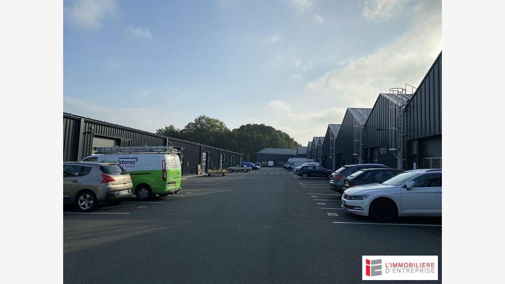 Vente cellule d'activité 221m² en ZA à Saint-Malo