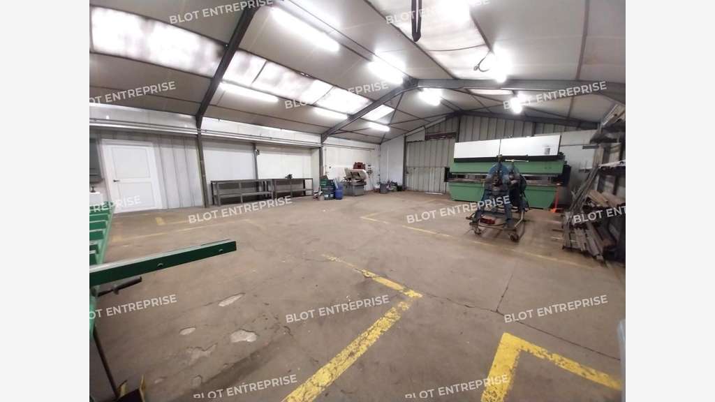 A VENDRE EN EXCLUSIVITE - LOCAL D'ACTIVITES -