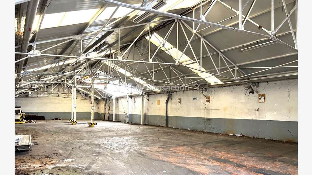 A vendre , Saint-Marcel ( 27950 ) , locaux