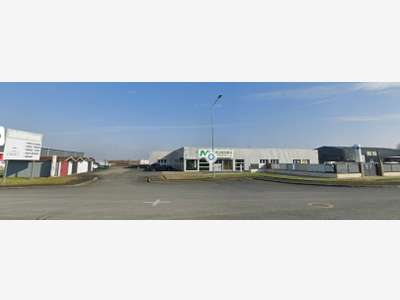À vendre – Local d'activités de 2 011 m² à Saint